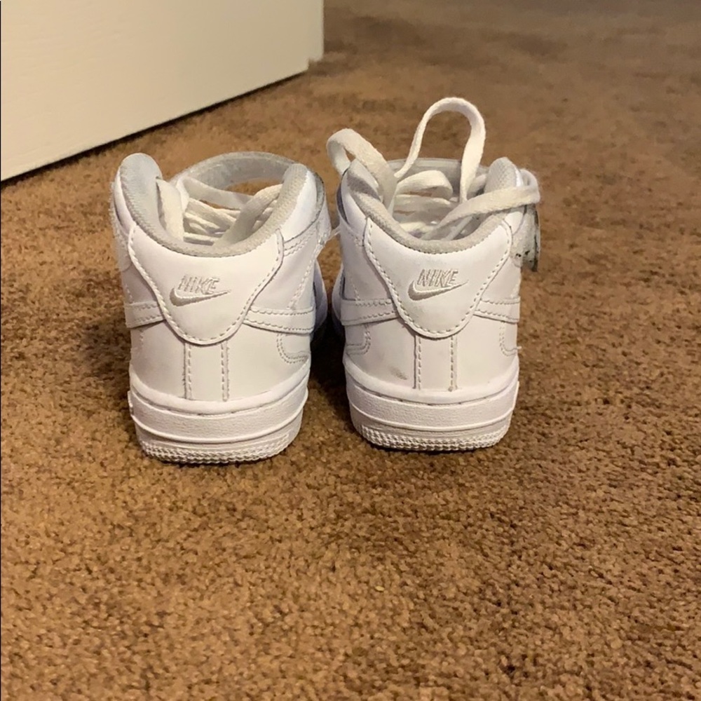 Shoes - Picture 4 of 5